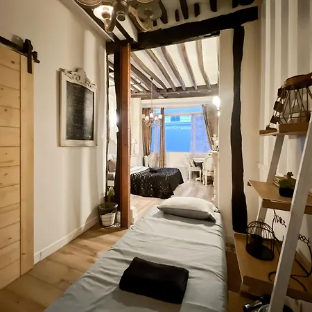 A Deux Pas De Gare Du Nord Aparthotel 3*